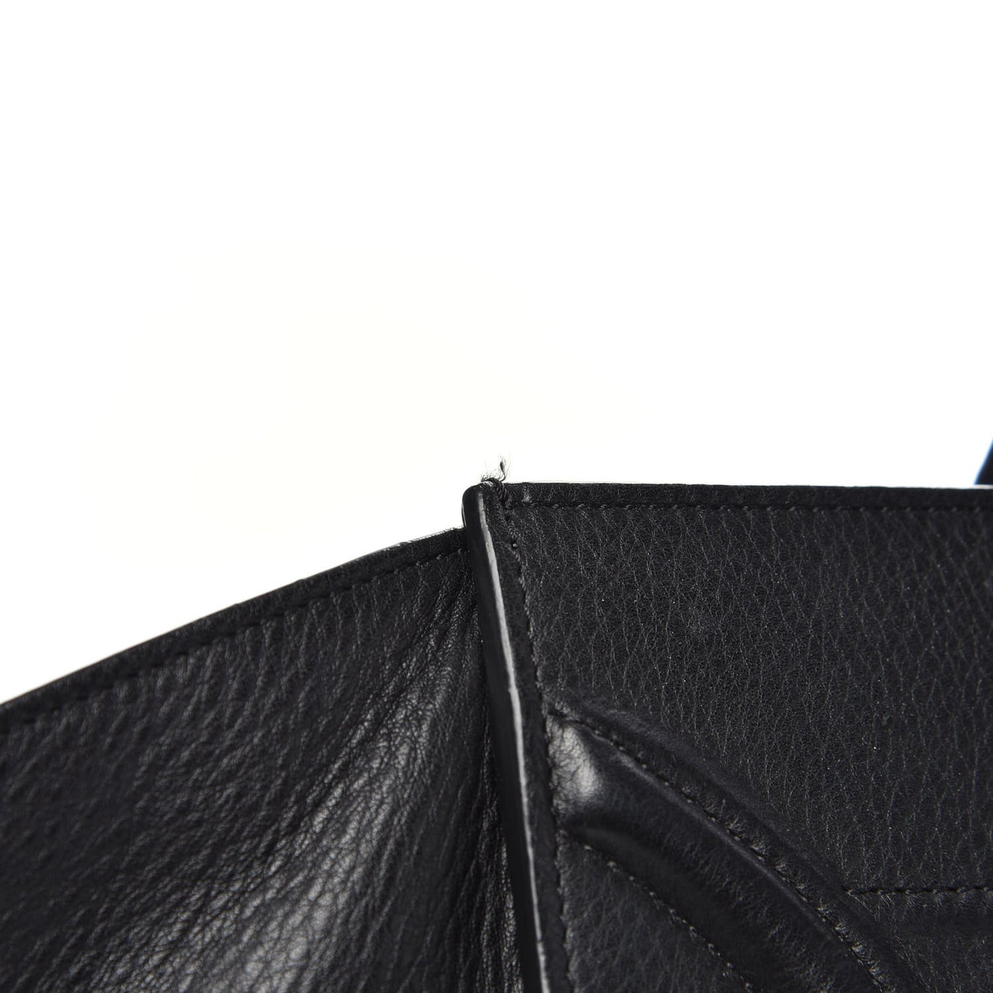 Grained Calfskin Medium Phantom Luggage Black