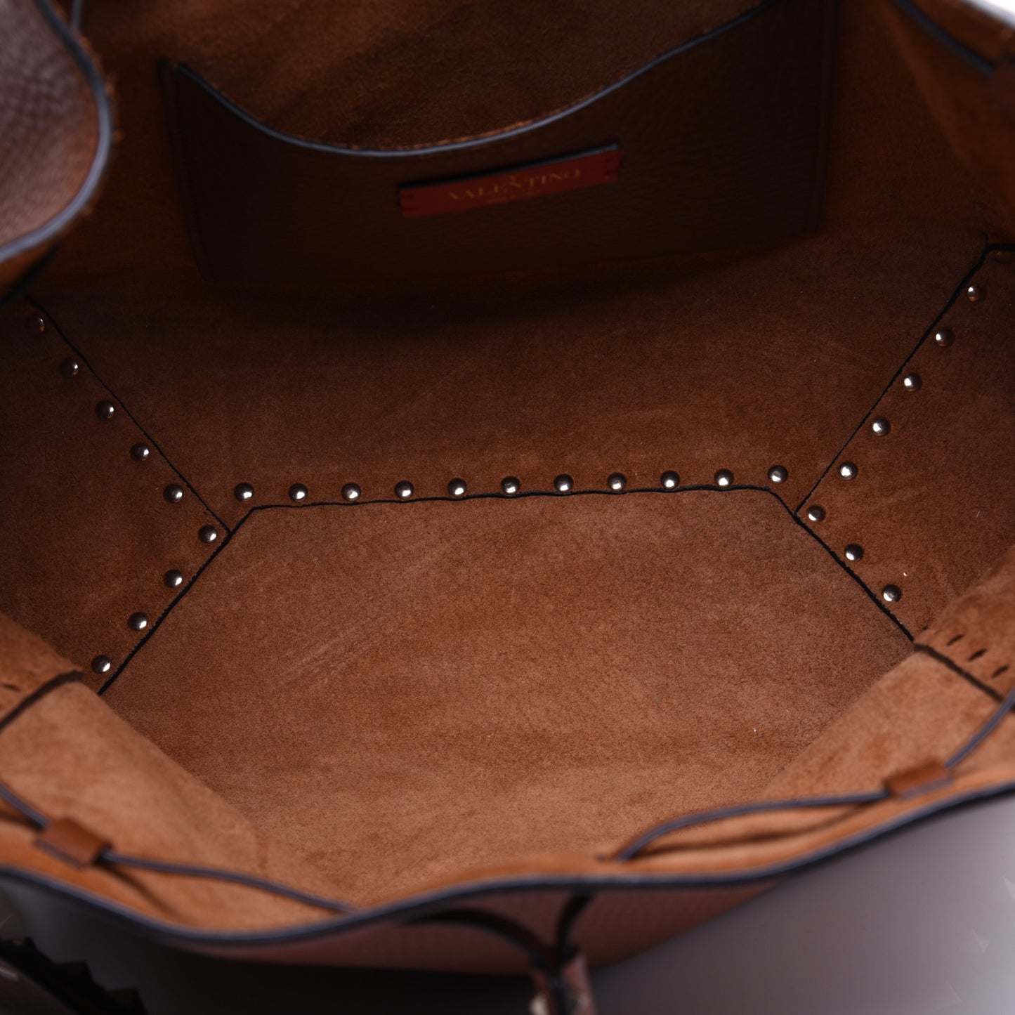 Pebbled Calfskin Rockstud Bucket Bag Saddle Brown