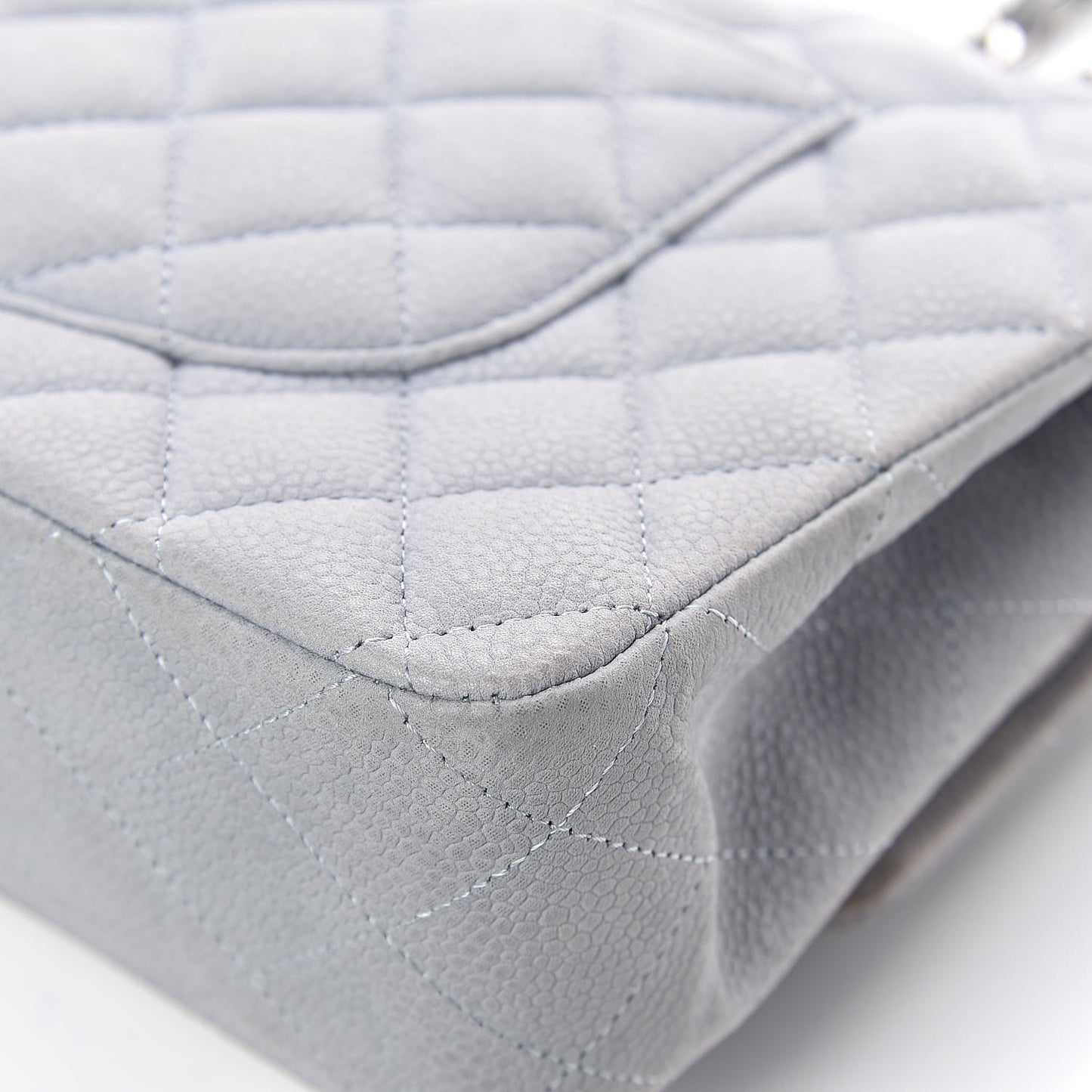 Iridescent Caviar Quilted Medium Double Flap Light Grey
