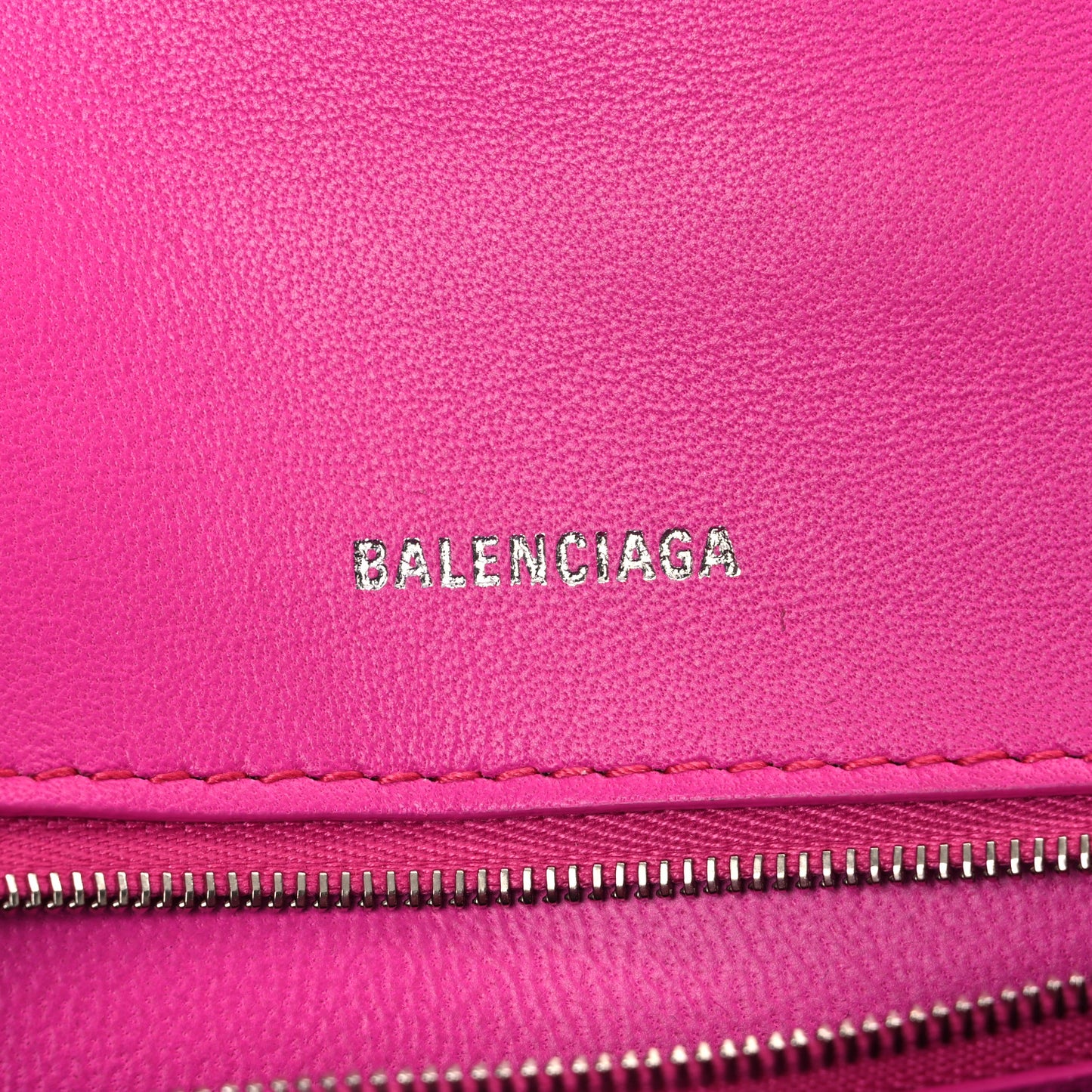 Shiny Calfskin Crocodile Embossed Small Hourglass Top Handle Bag Fuchsia