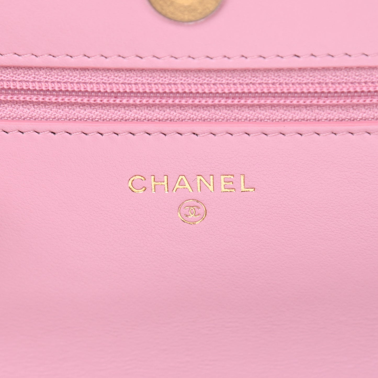 Shiny Caviar Quilted Pick Me Up Wallet On Chain WOC Pink