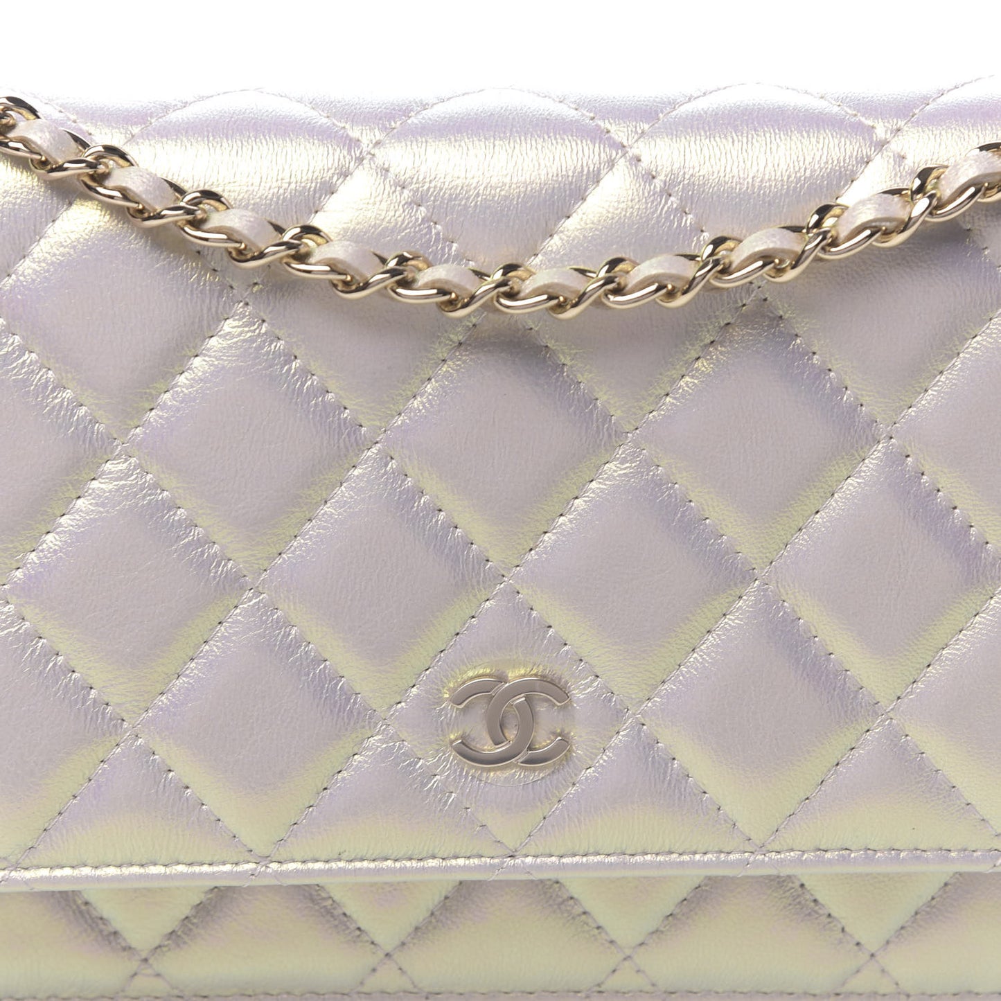 Iridescent Lambskin Quilted Wallet On Chain WOC Ivory