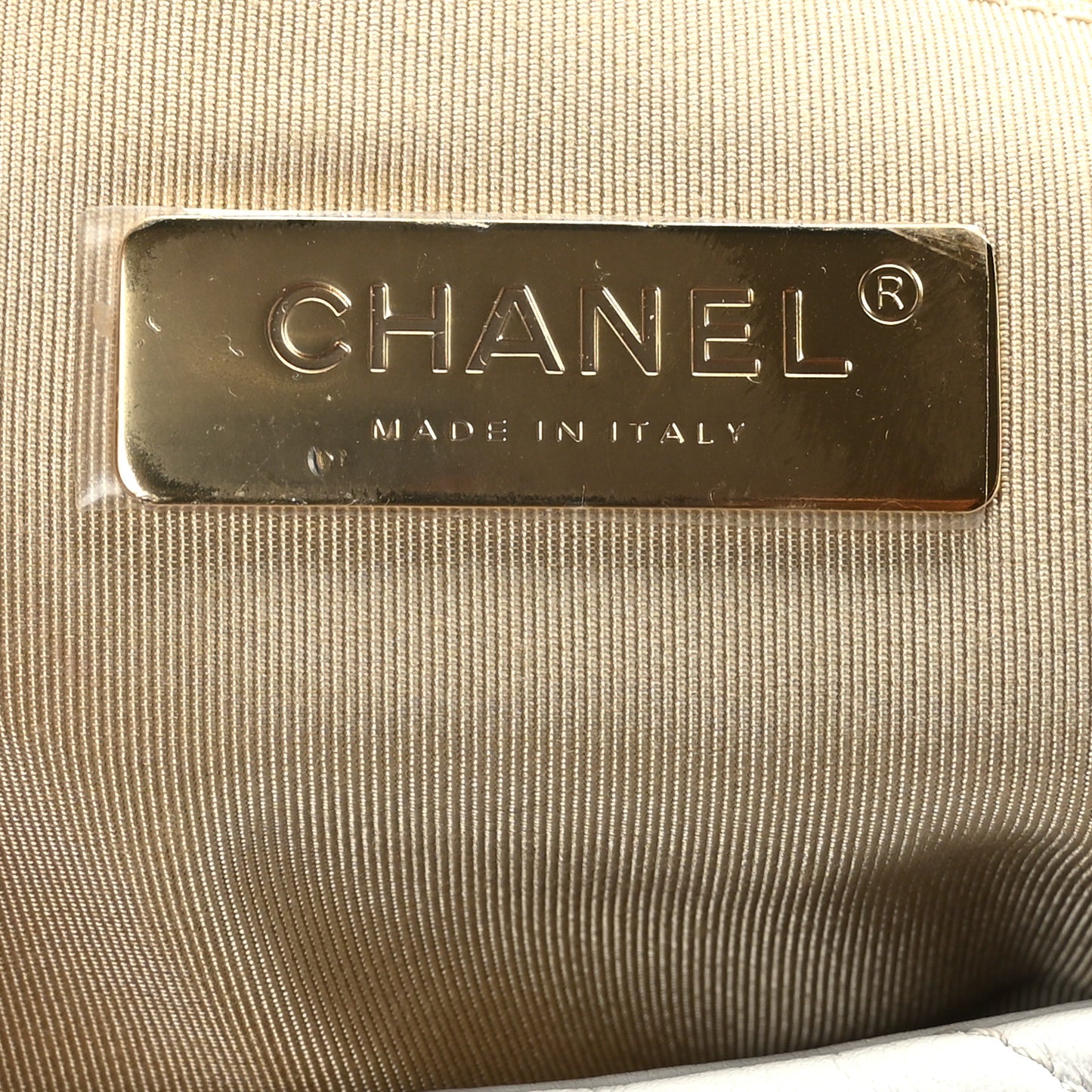 Lambskin Quilted Medium Chanel 19 Flap White