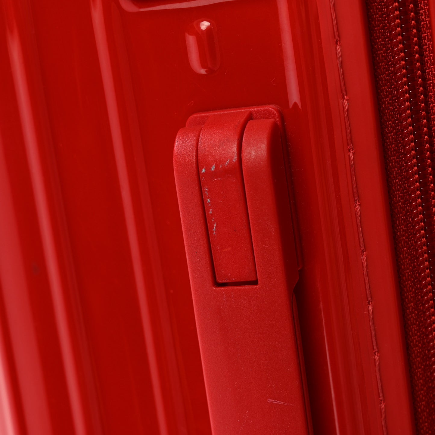 Gloss Polycarbonate Essential Check-In L Gloss Red