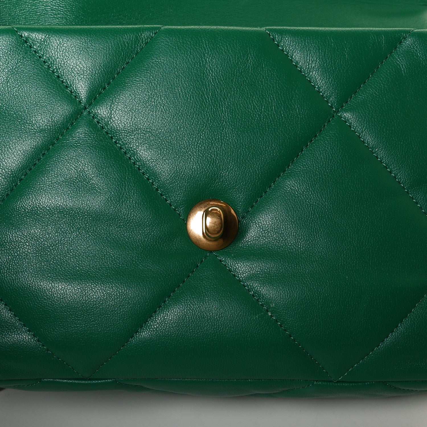 Chanel Lambskin Quilted Medium Chanel 19 Flap Green 11 of 11