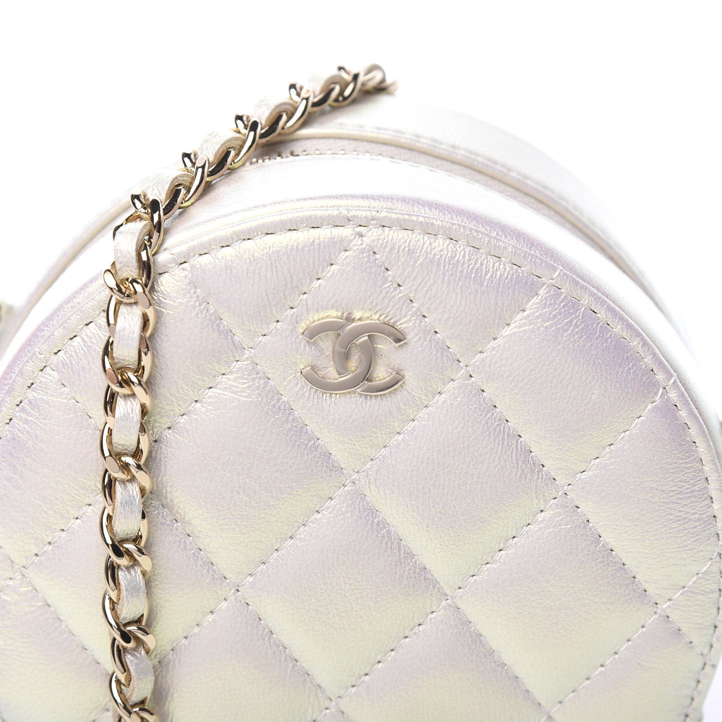 Iridescent Lambskin Quilted Round Clutch With Chain Ivory