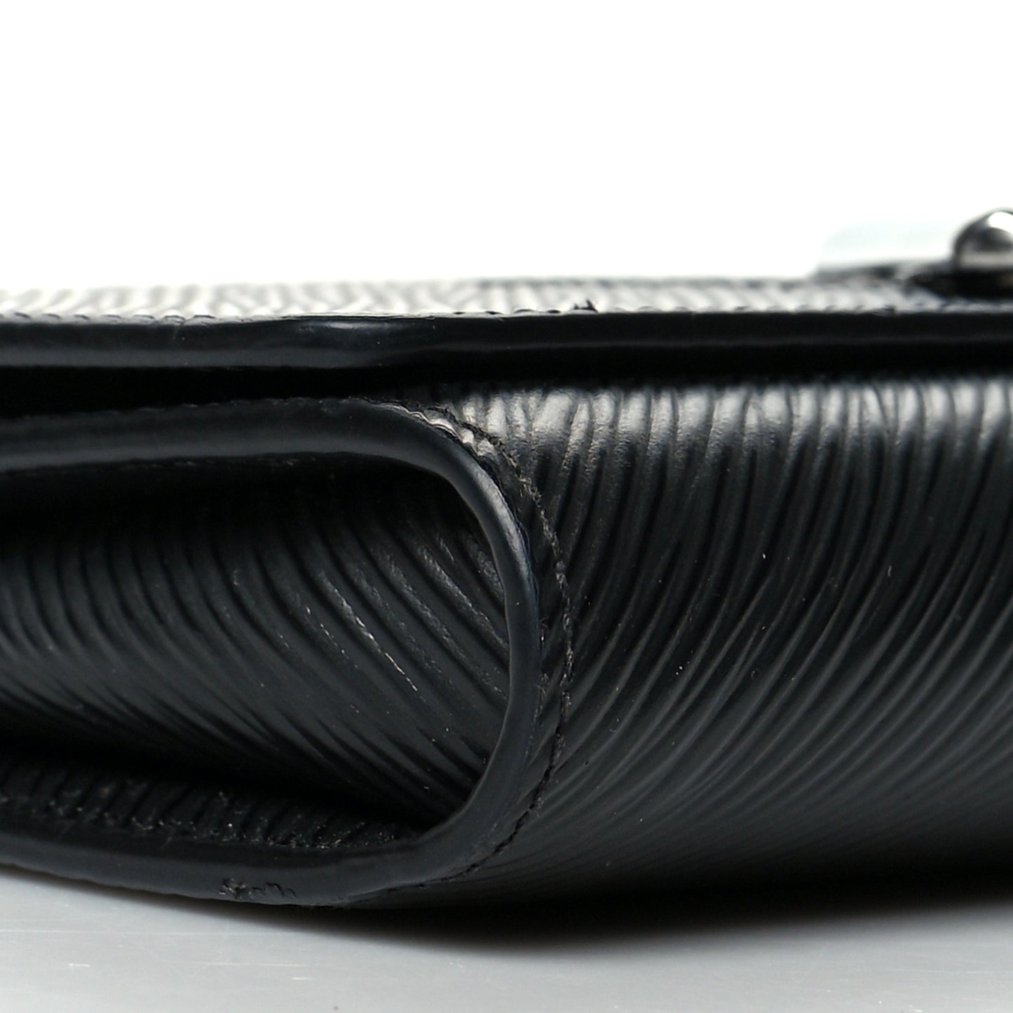 Epi Twist Chain Wallet Black