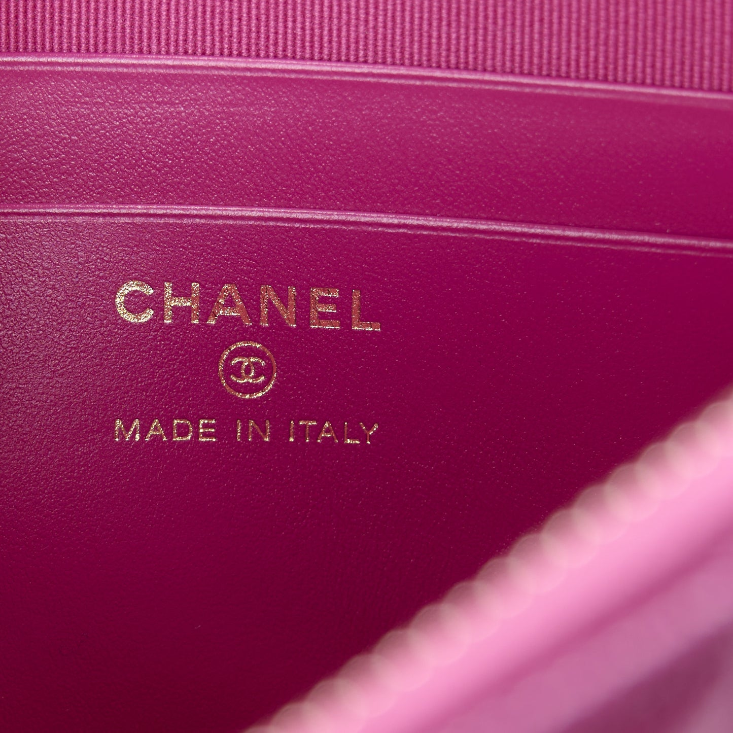 Caviar Quilted Classic Clutch With Chain Fuchsia