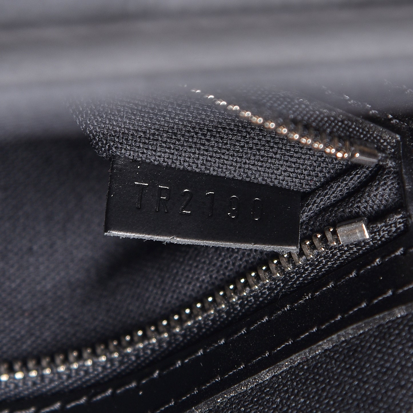 Damier Graphite Porte-Documents Voyage GM