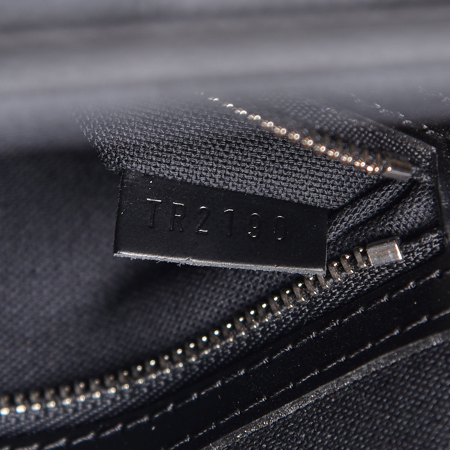 Louis Vuitton Damier Graphite Porte-Documents Voyage GM 9 of 17