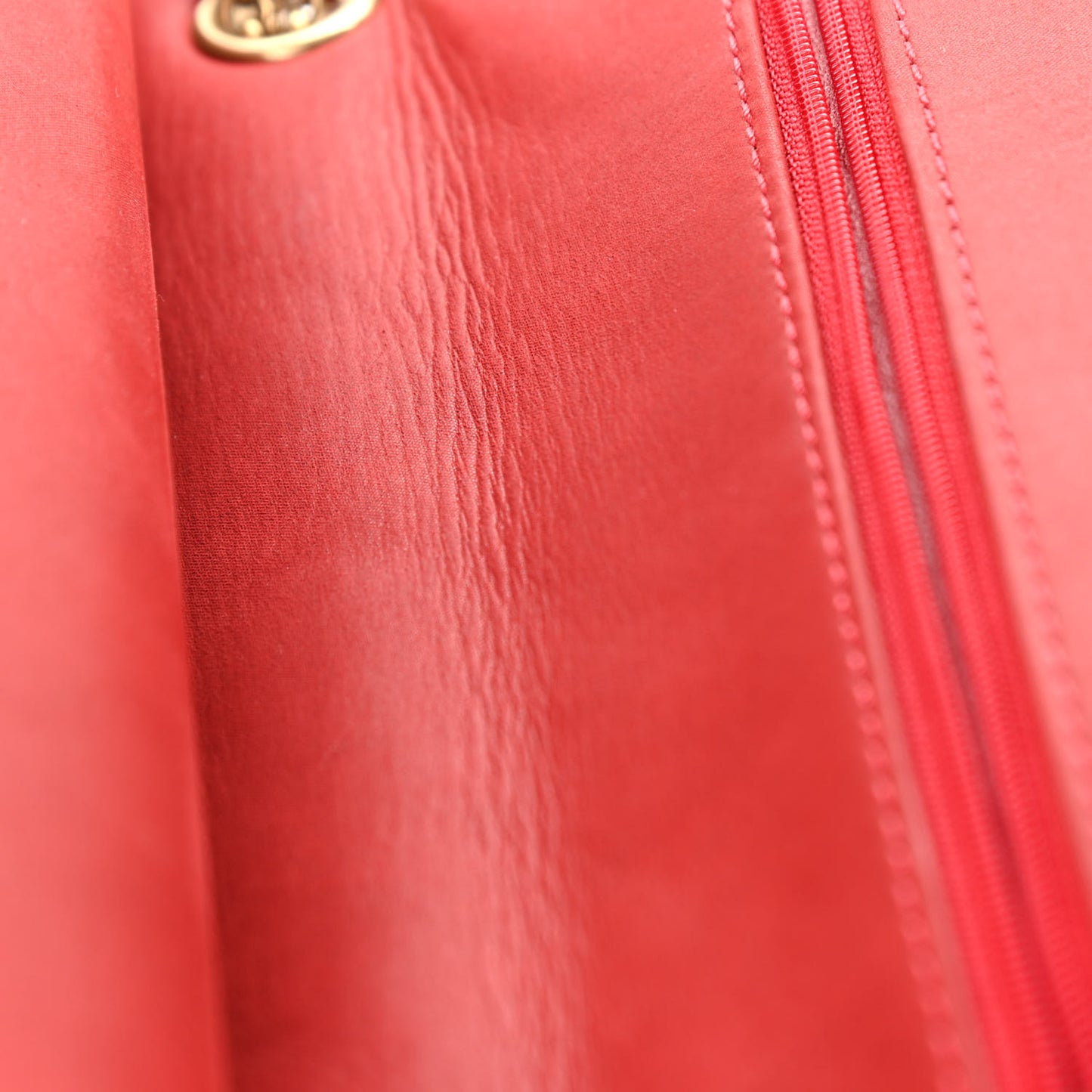 Iridescent Calfskin Quilted 2.55 Reissue 226 Flap Red