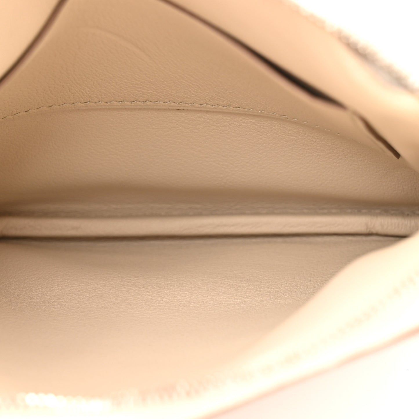 Swift Brides de Gala en Desordre Tattoo Carre Pocket Pouch Beton Anemone