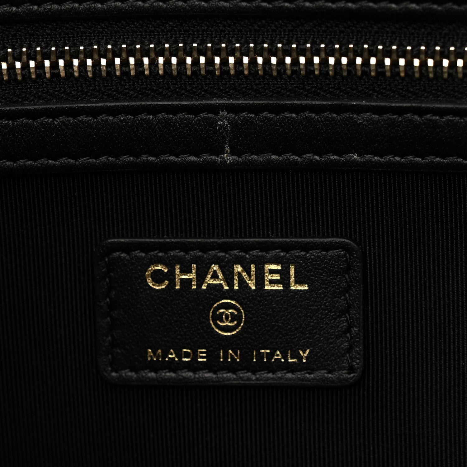 Chanel Calfskin Crocodile Embossed Graffiti 2.55 Large Cocodile Reissue Cosmetic Case Black Gold 6 of 11