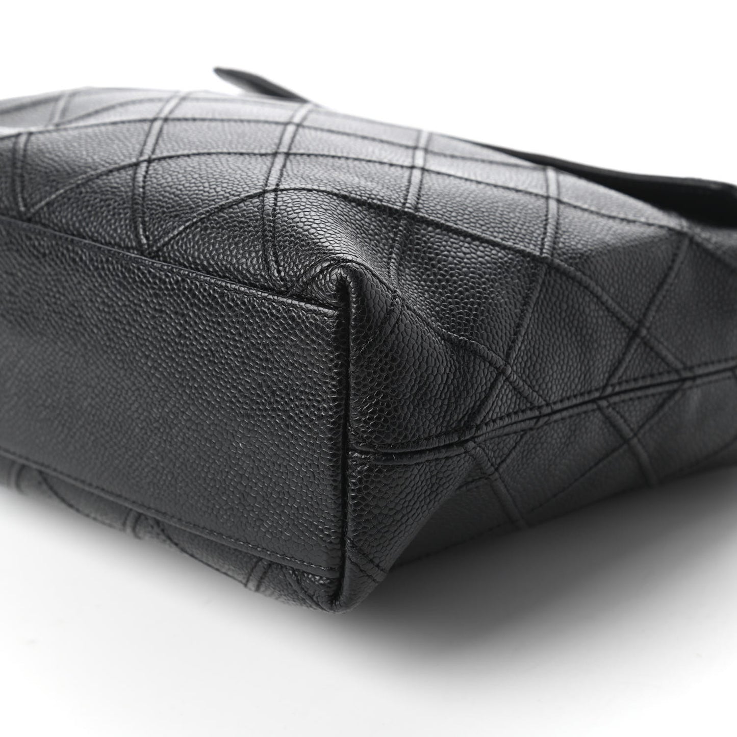 Caviar Diamond Stitched Shoulder Bag Black