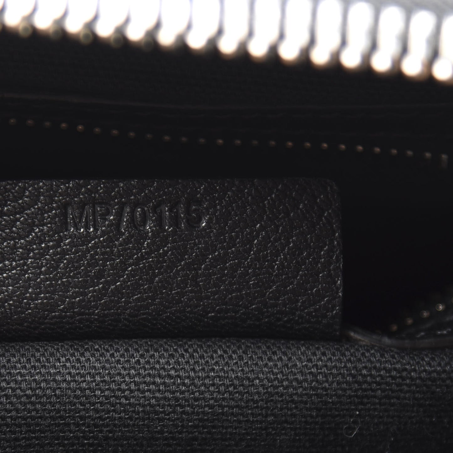 Sugar Goatskin Medium Antigona Black