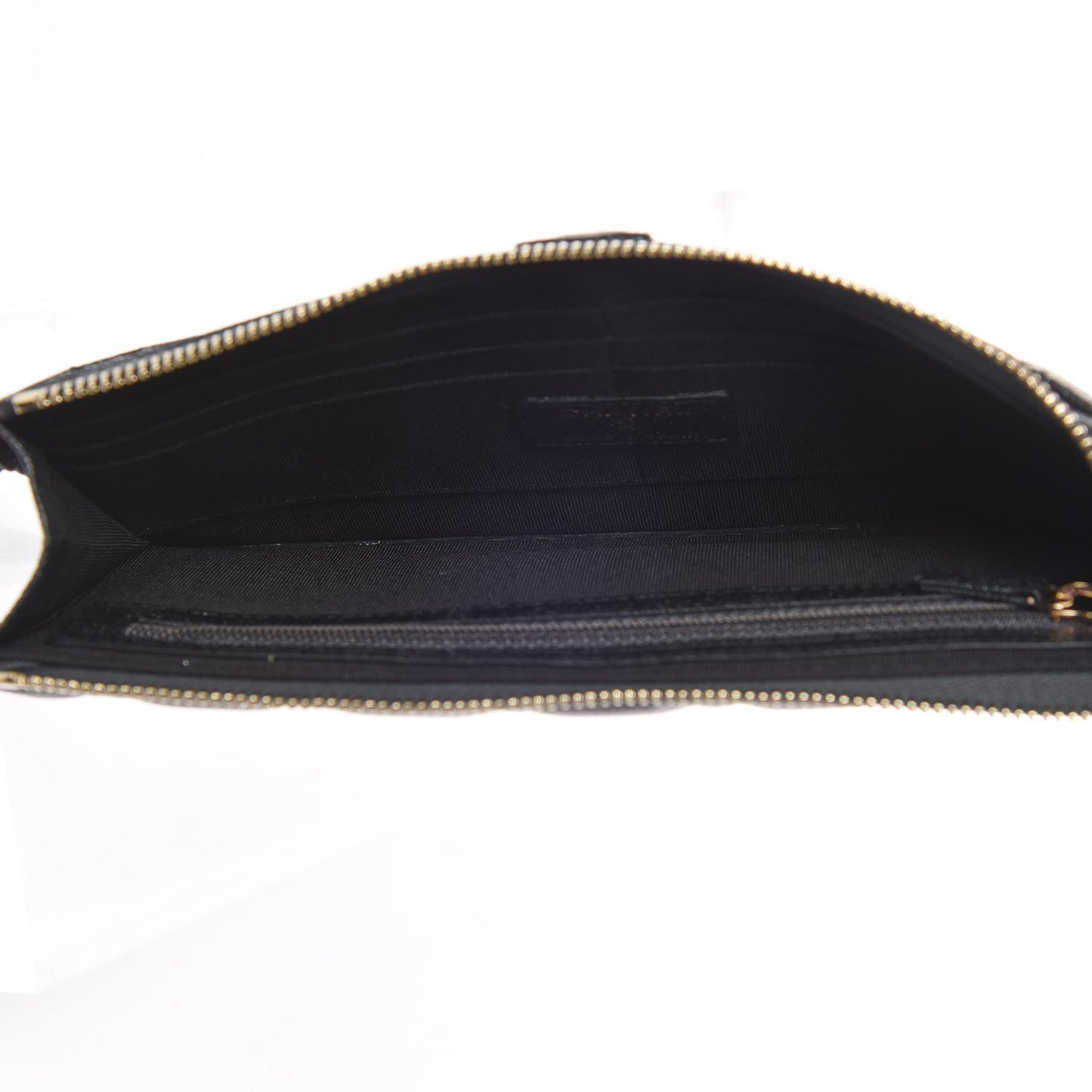 Iridescent Caviar Quilted Classic Pouch With Handle Black