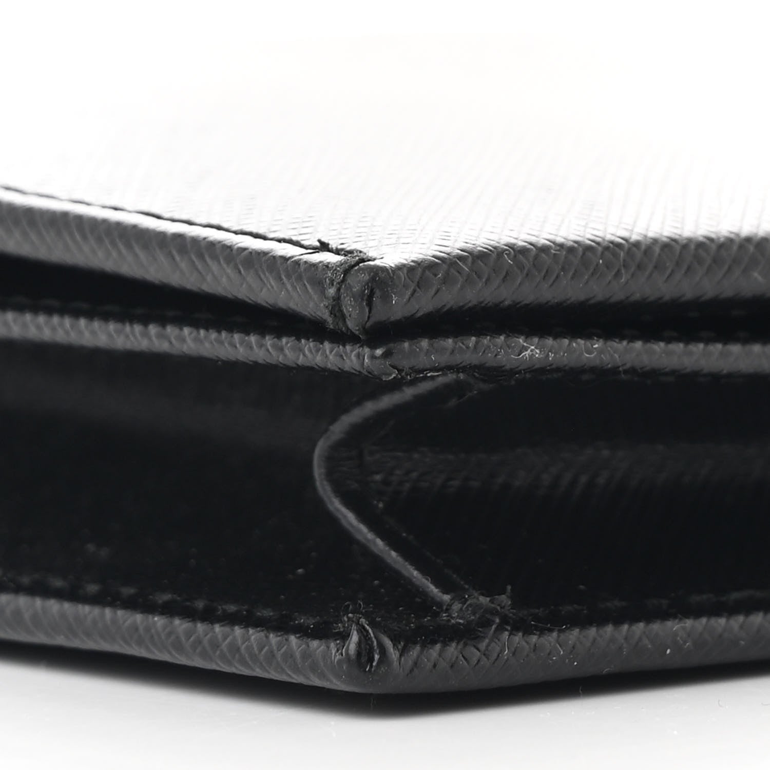 Salvatore Ferragamo Hammered Calfskin Vara Wallet On Chain Black 9 of 11
