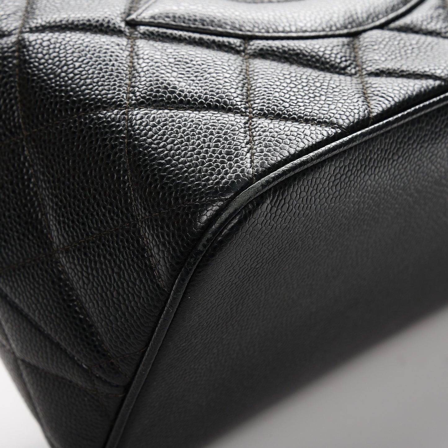 Caviar Quilted Medallion Tote Dark Green
