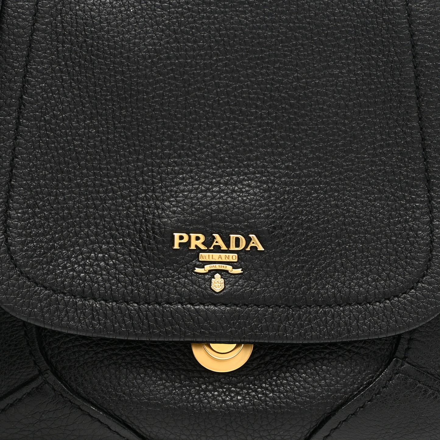 Vitello Daino Crossbody Bag Black
