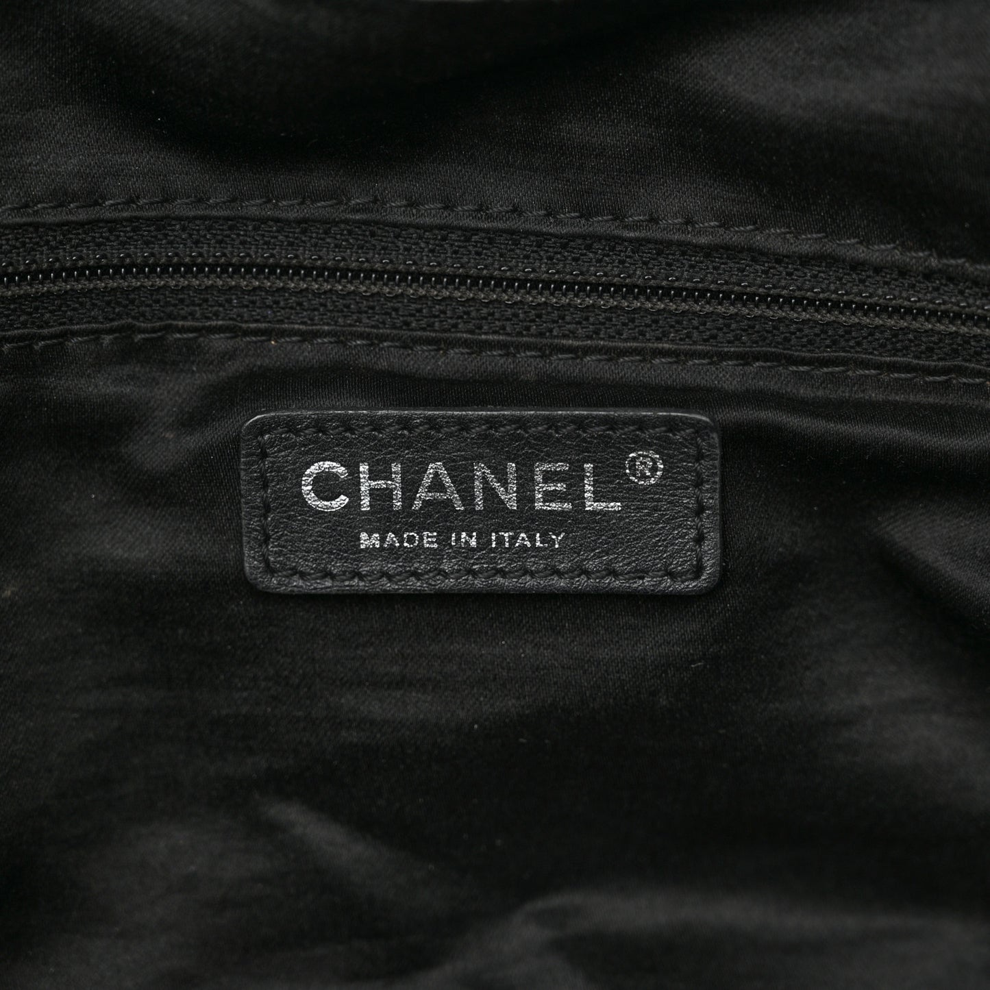 Lambskin Quilted Large Chain Around Tote Black