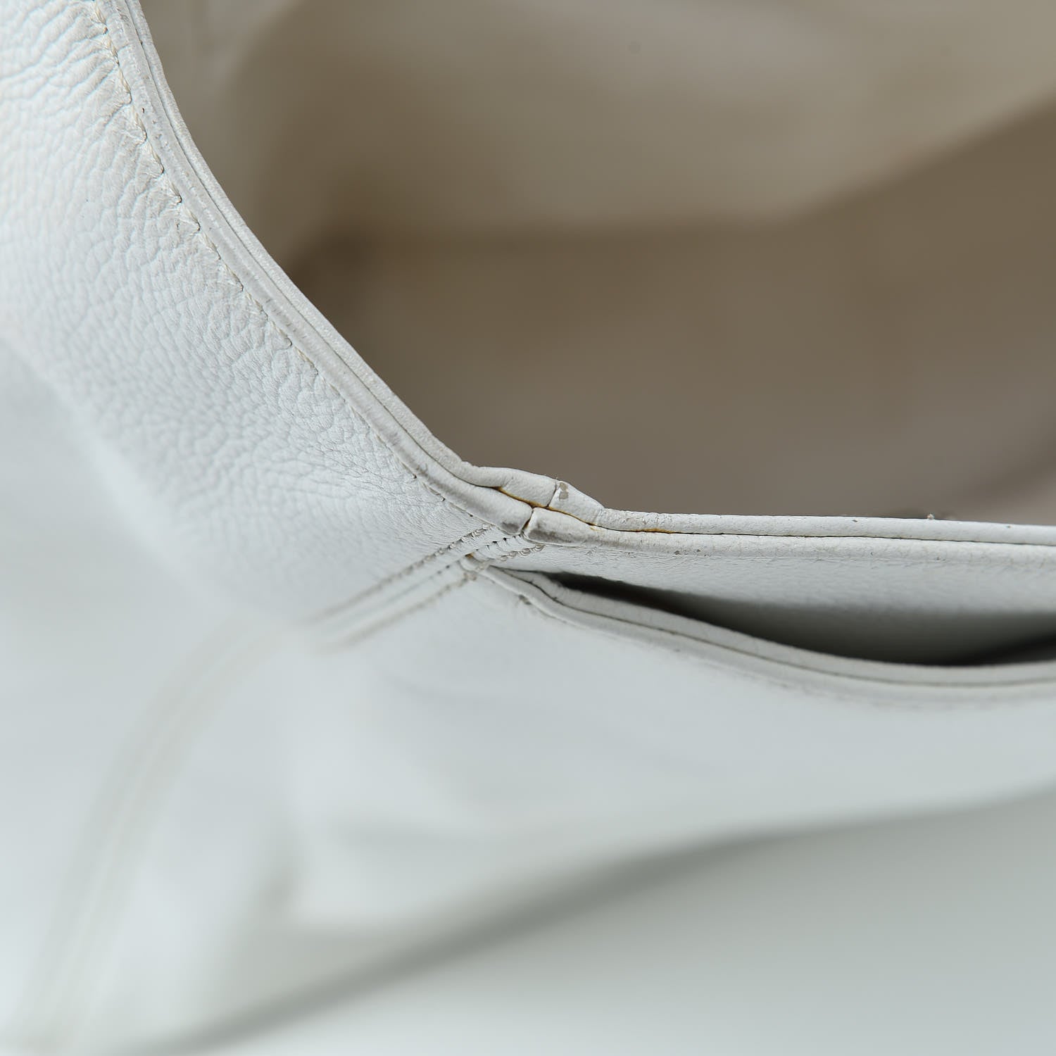Chanel Calfskin Cerf Executive Shopper Tote White 13 of 33