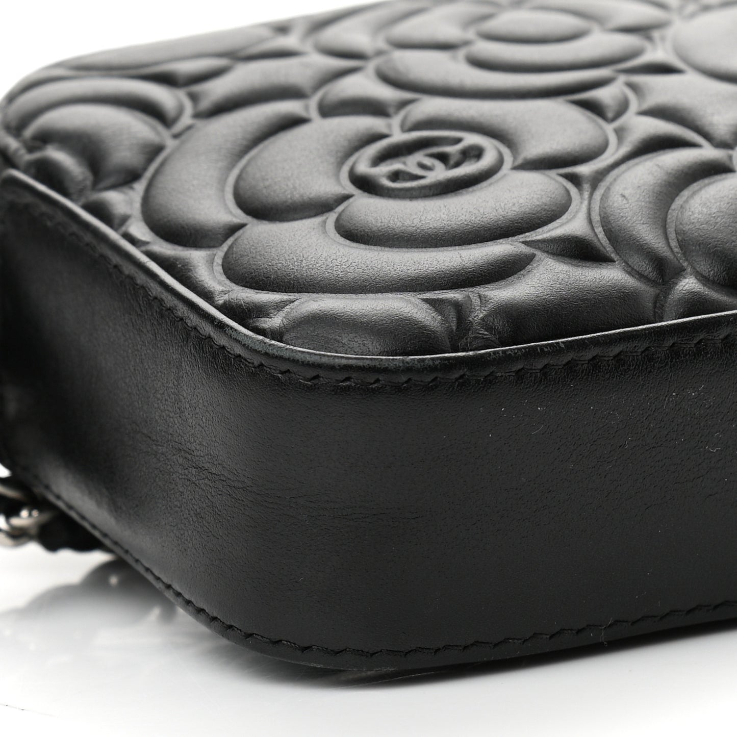 Lambskin Camellia Embossed Small Clutch With Chain Black