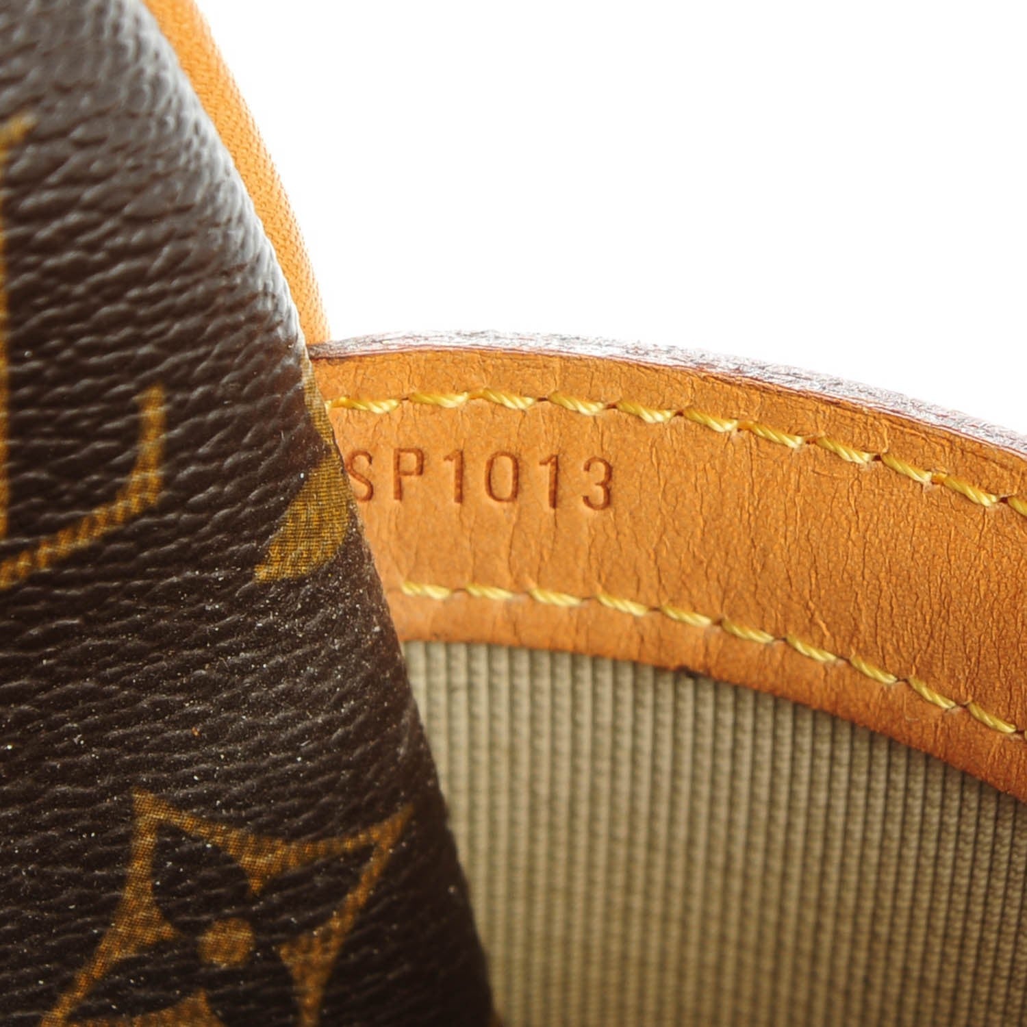 Louis Vuitton Monogram Reporter GM 6 of 7