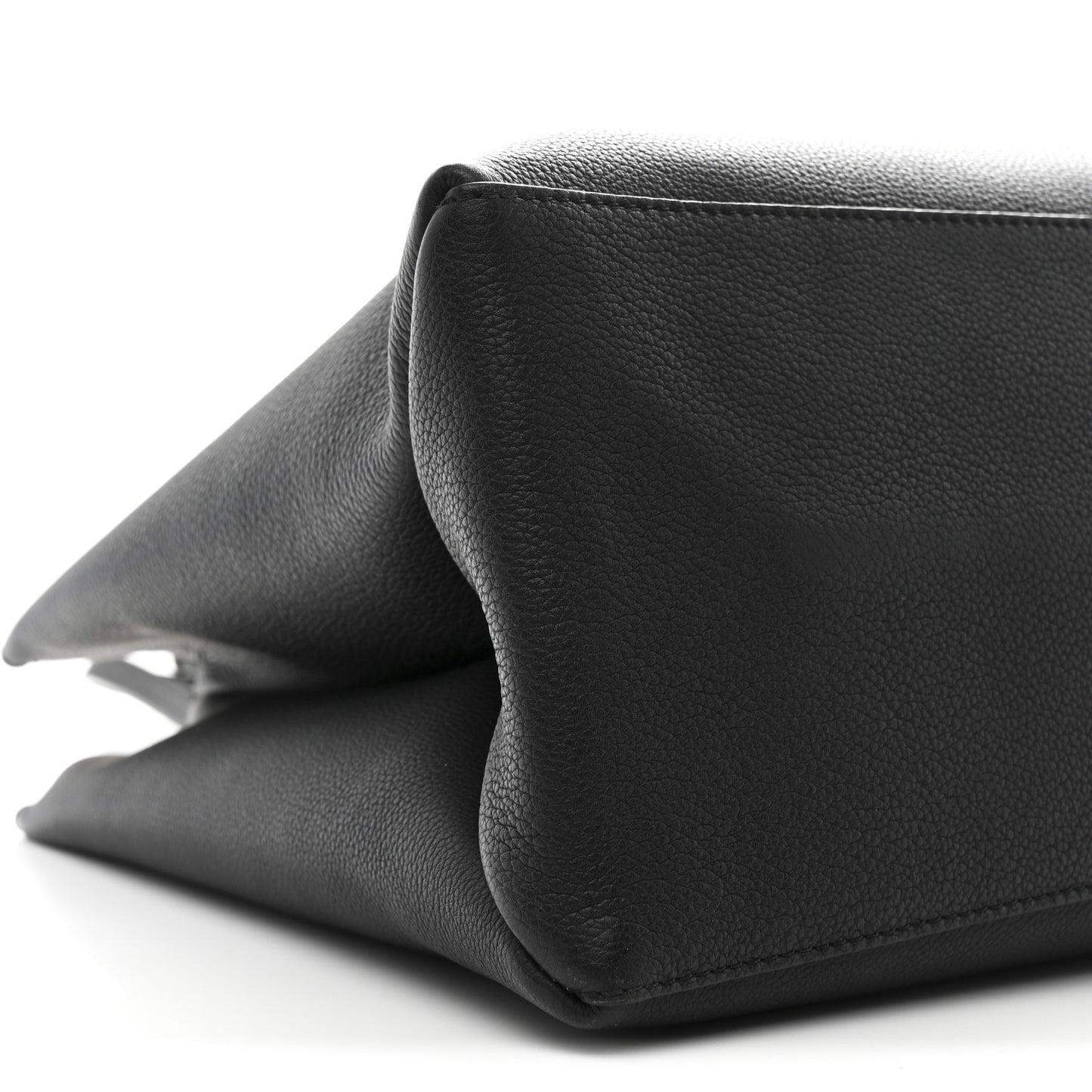 Grained Calfskin Lockme Shopper Black