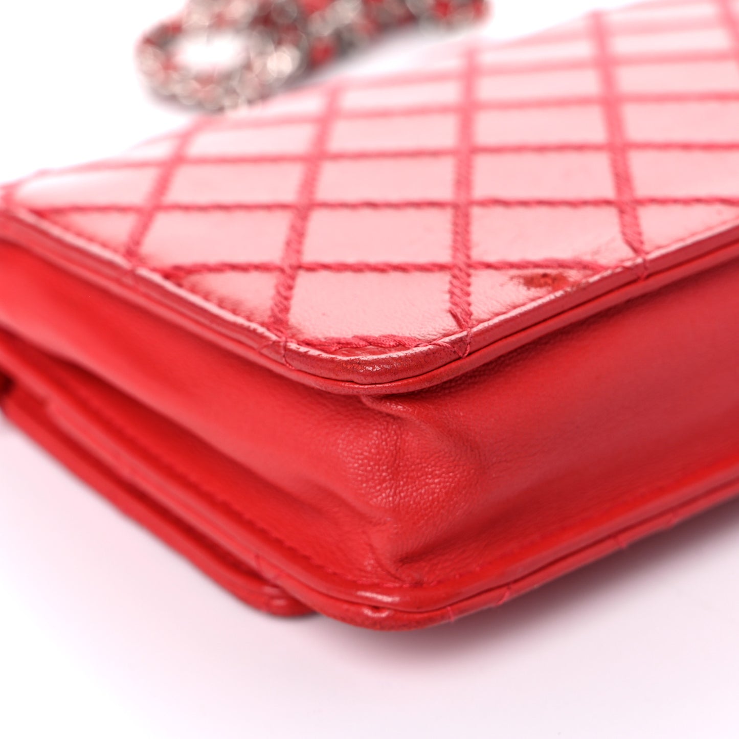 Calfskin Diamond Stitch Wallet On Chain WOC Red