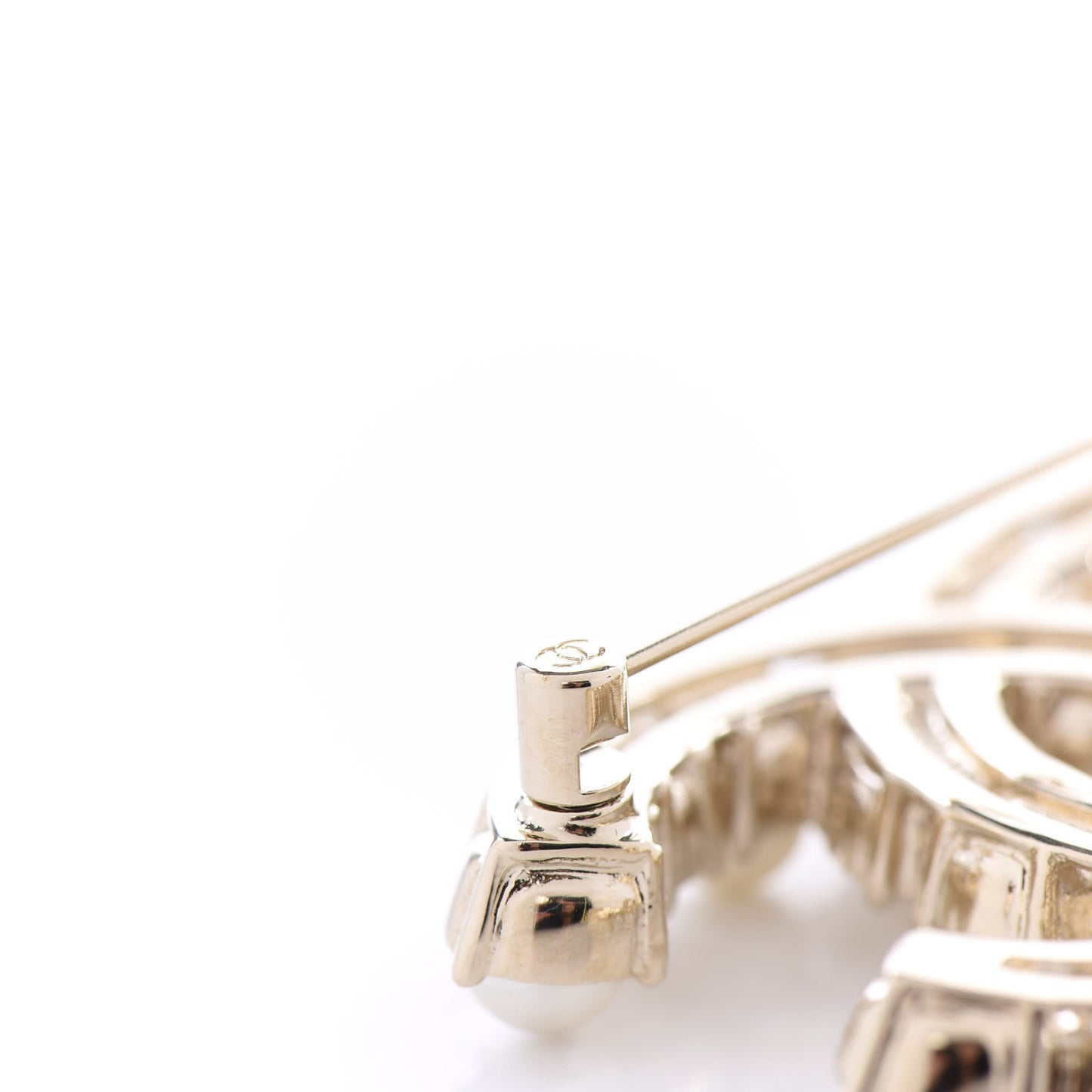 Crystal Pearl CC Dazzling Domino Brooch Gold