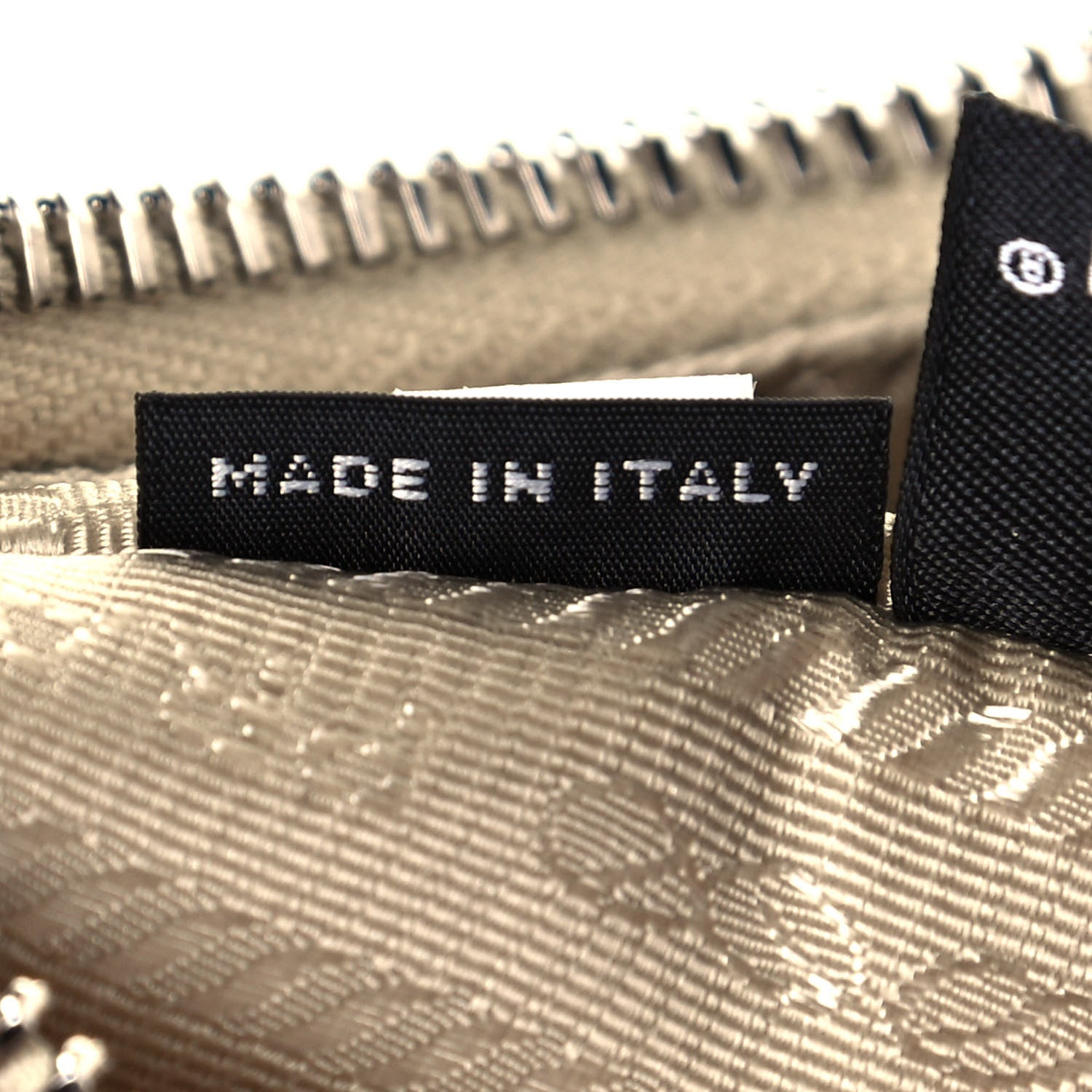 Prada Re-Nylon Saffiano Re-Edition 2005 Shoulder Bag Deserto 7 of 13