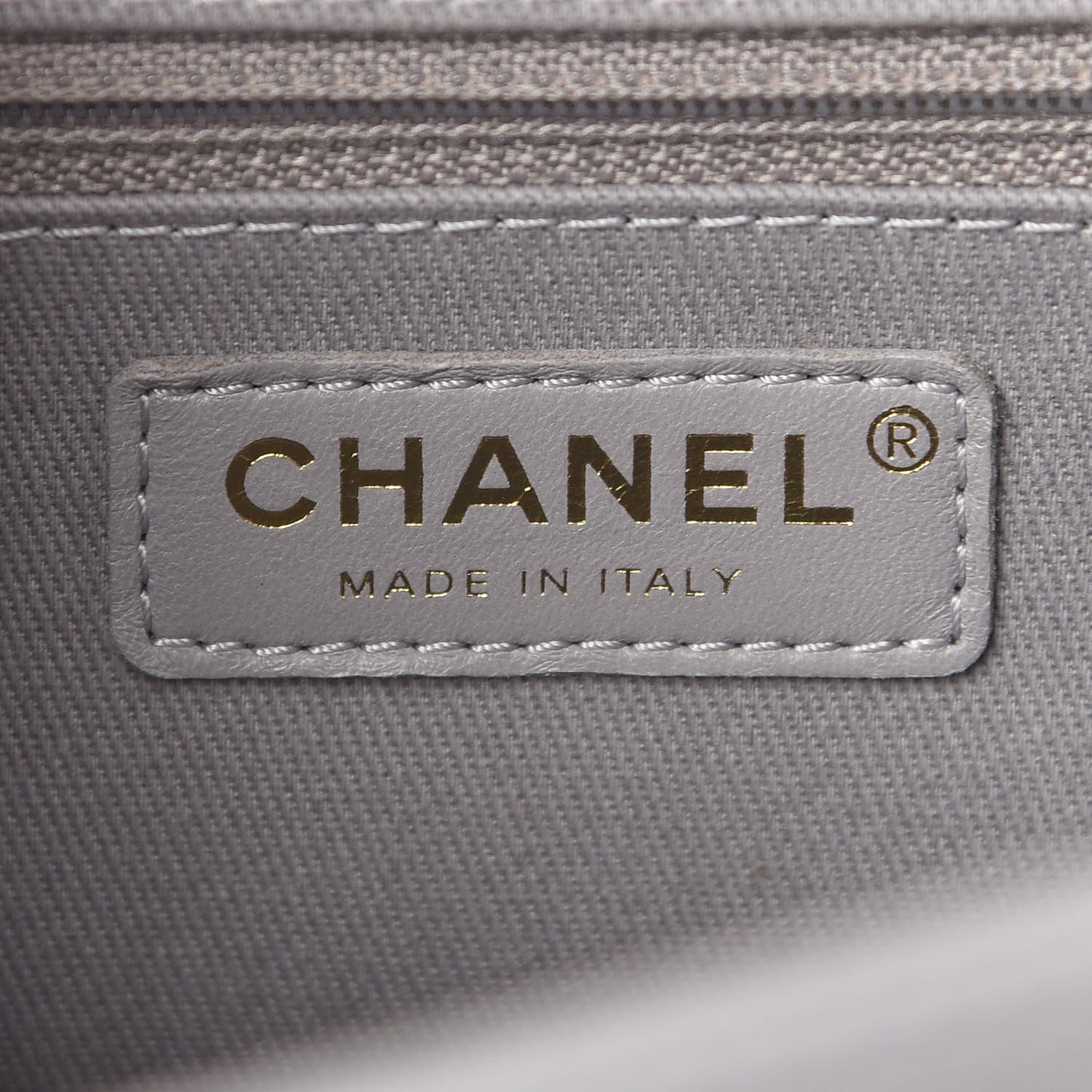 Caviar Quilted Medium Business Affinity Flap Grey