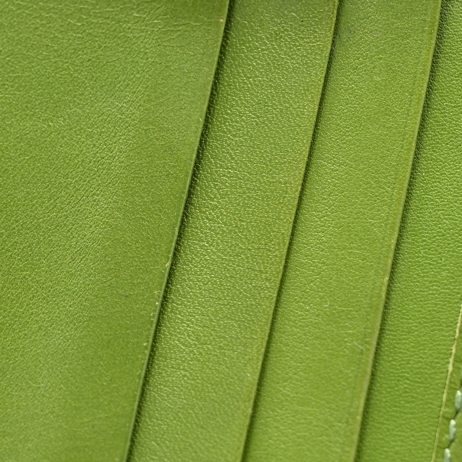Gucci Patent Microguccissima Bi-Fold Wallet Green 9 of 15