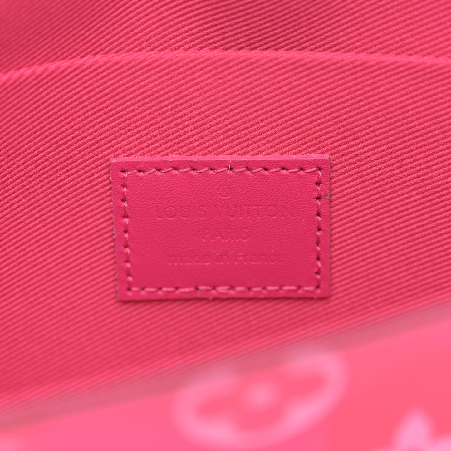 Vernis Valentine Pochette Felicie Chain Wallet Fuchsia