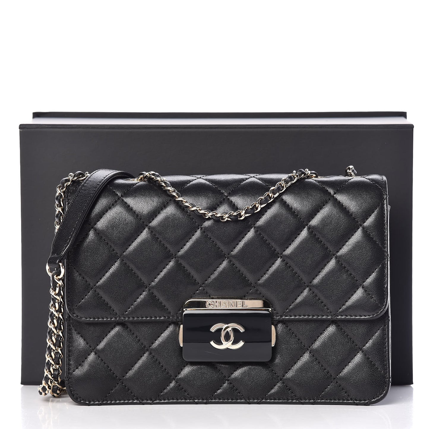 Sheepskin Quilted Beauty Lock Flap Black