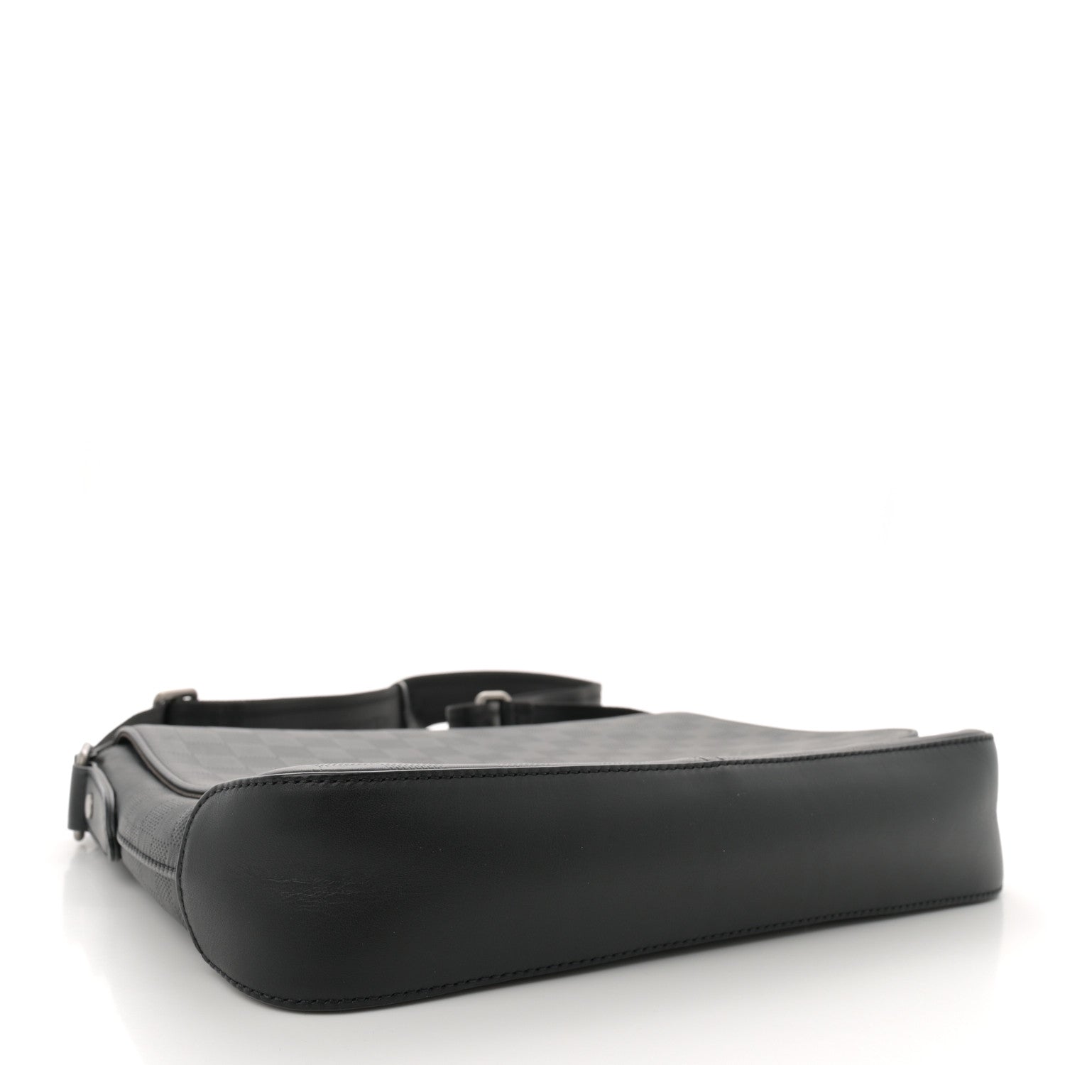 Louis Vuitton Damier Infini District PM Onyx 4 of 10