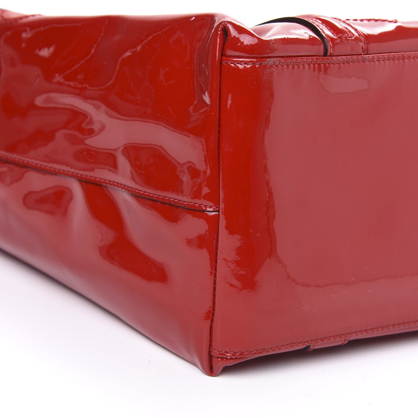 Vernice Vitello Heart Shopping Tote Red