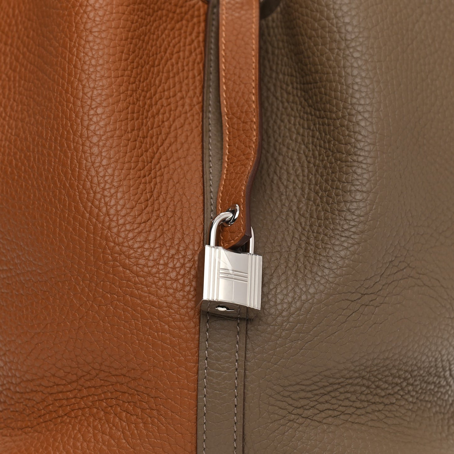 Taurillon Clemence Casaque Picotin Lock 22 MM Gold Etoupe Nata