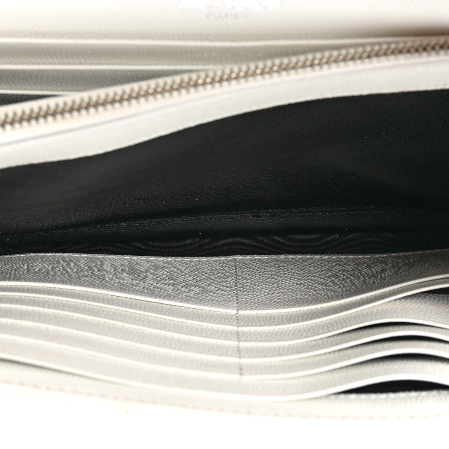 Saint Laurent Grain De Poudre Matelasse Chevron Monogram Chain Wallet White 5 of 13