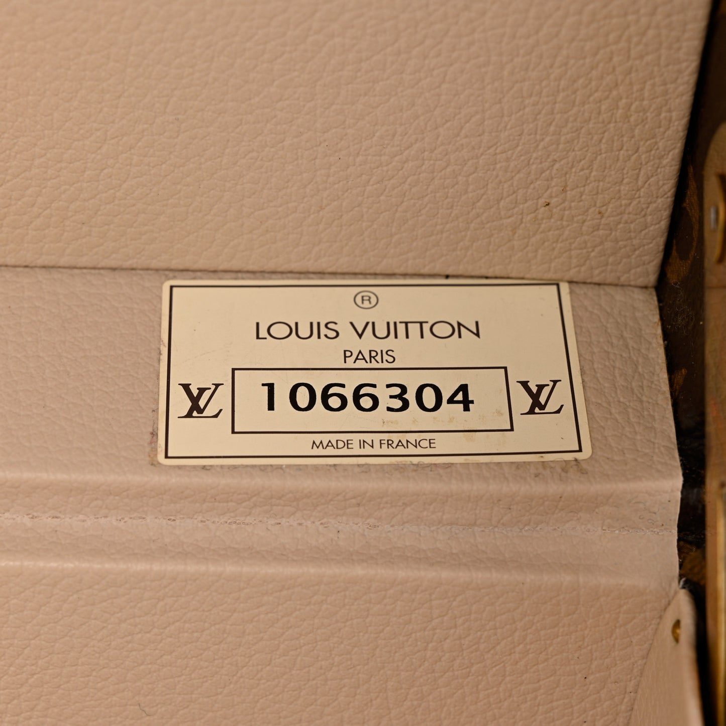 Monogram Bisten 50