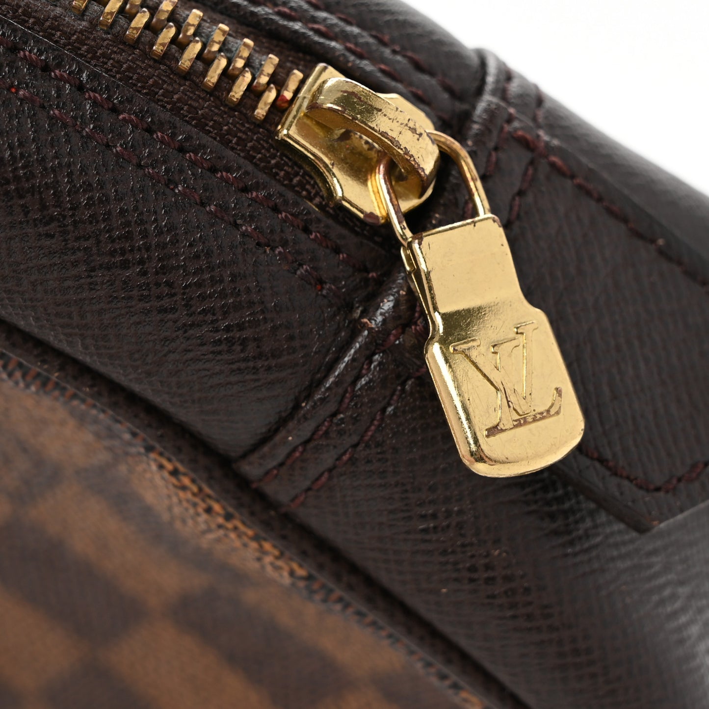 Damier Ebene Trousse Toilette 28