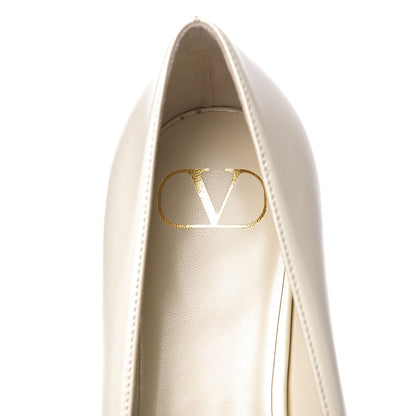 Valentino Garavani Nappa Vlogo Flats 37.5 Light Ivory 8 of 10