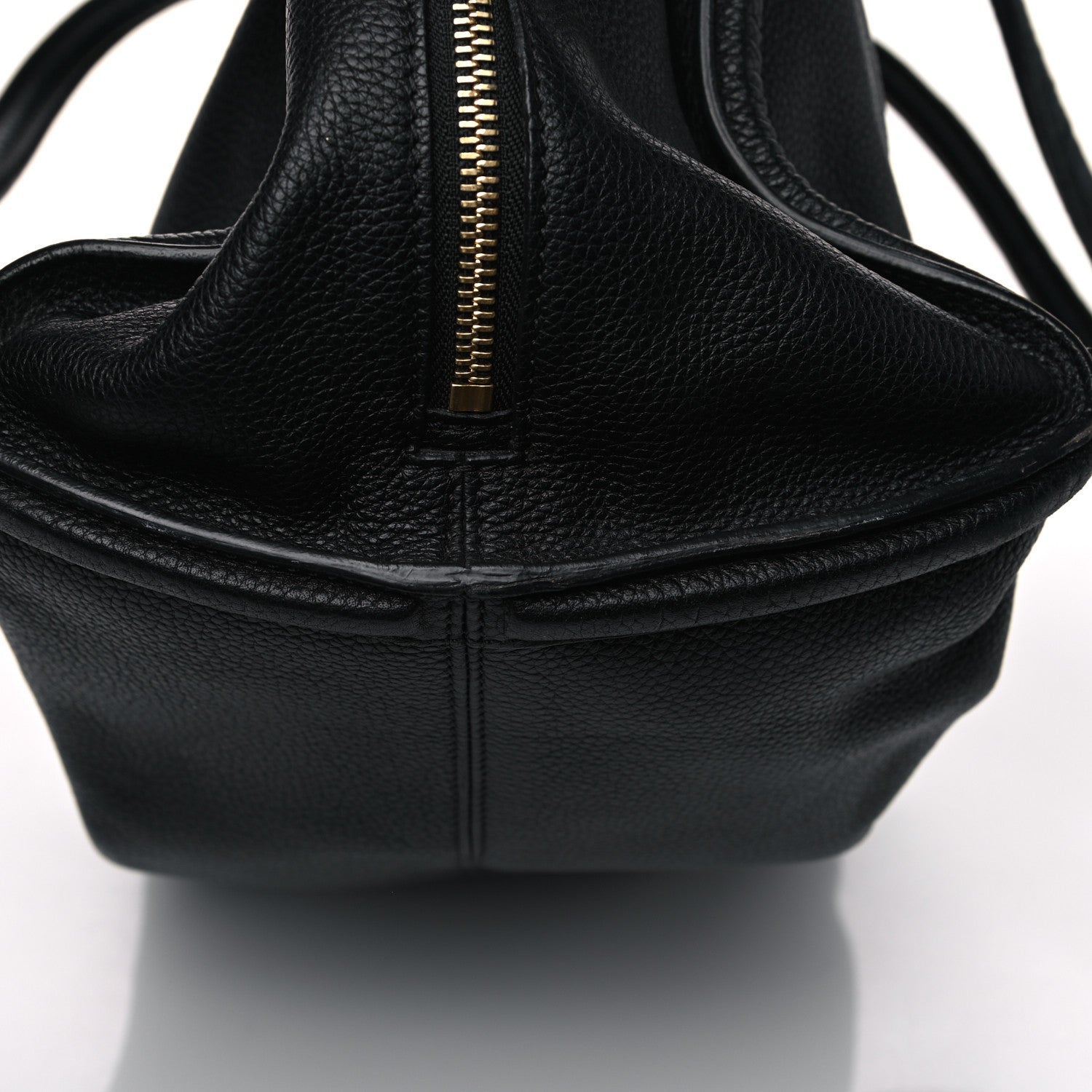 Alexander McQueen Pebbled Calfskin Large Skull Padlock Zip Around Tote Black 22 of 24
