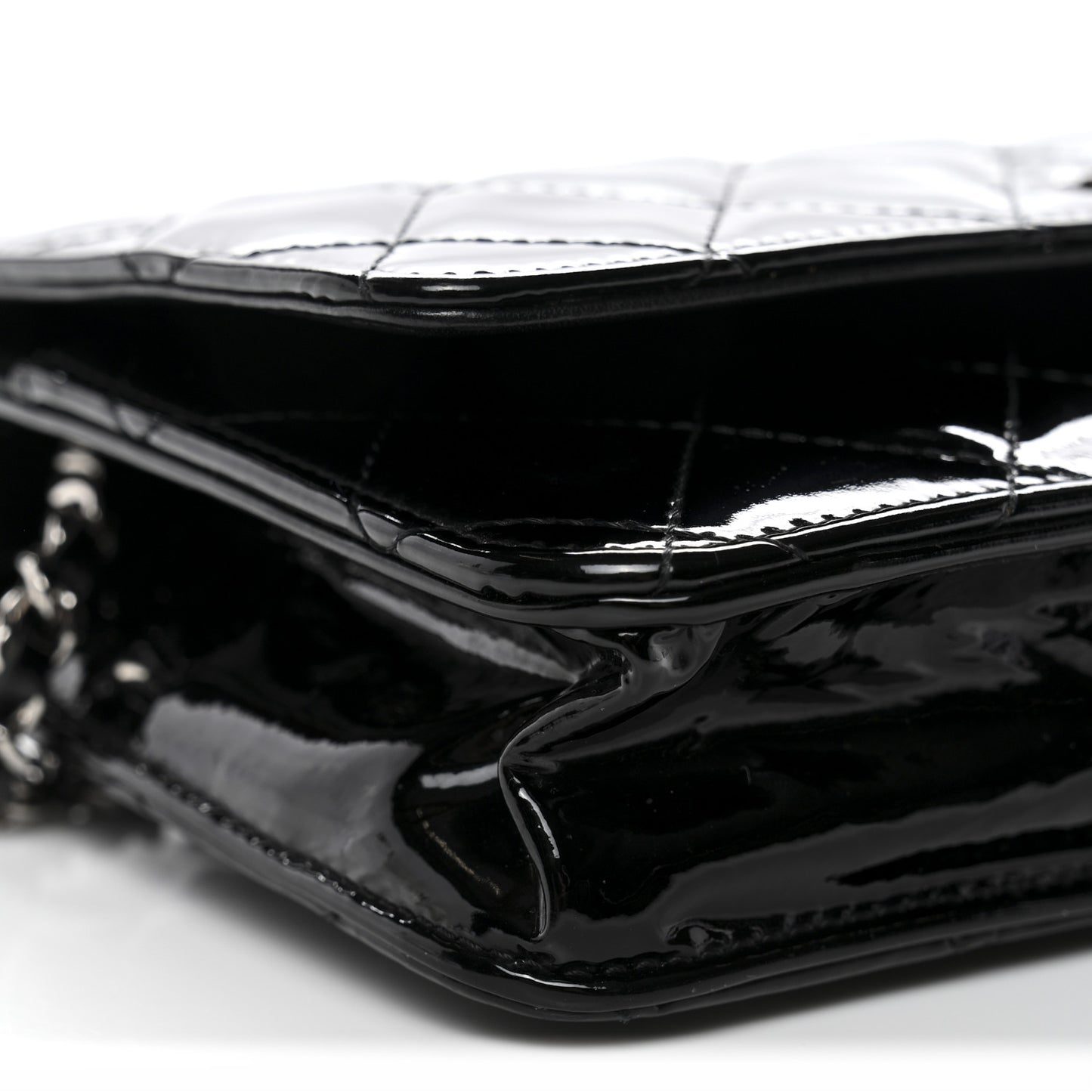 Patent Quilted Wallet On Chain WOC Black