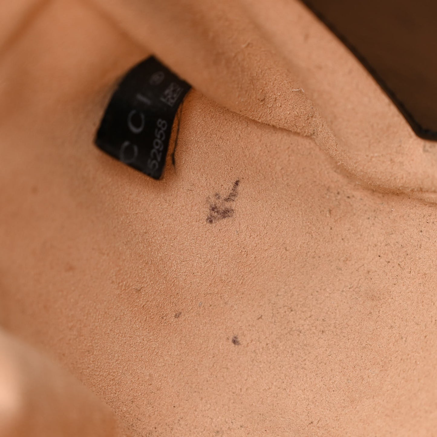 Calfskin Matelasse Aria Small GG Marmont Chain Shoulder Bag Black