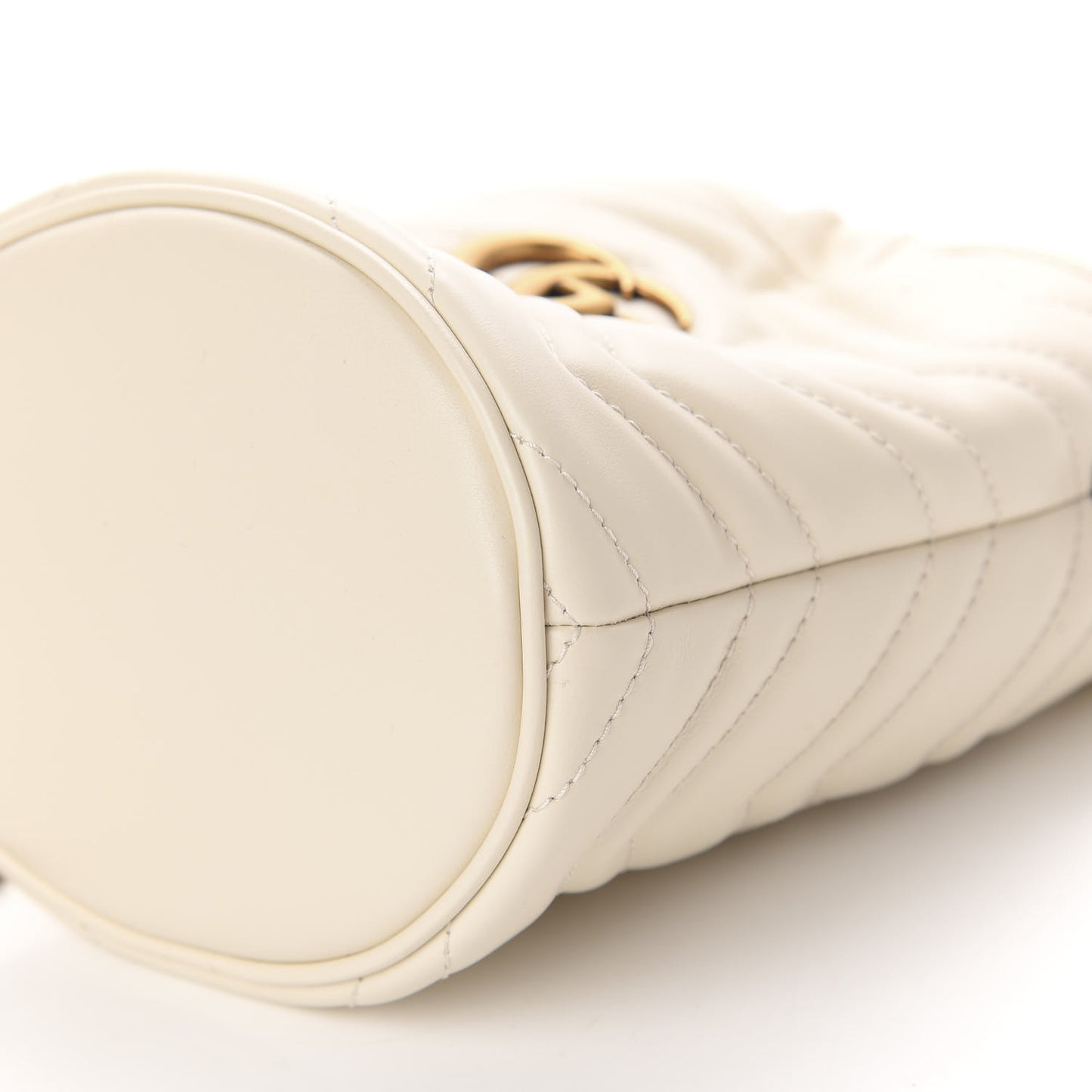 Calfskin Matelasse Mini GG Marmont 2.0 Bucket Bag White