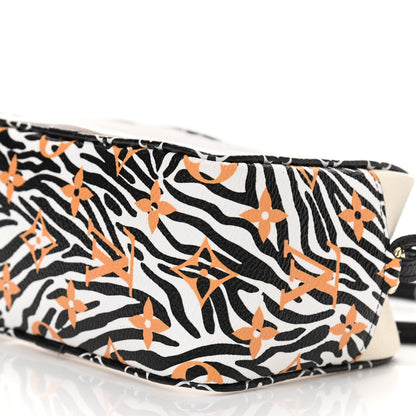 Louis Vuitton Monogram Giant Jungle Beach Pouch Ivory 10 of 11