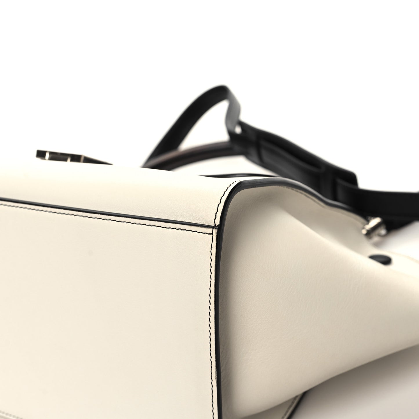 Calfskin Lizard Embossed Small Trapeze Off-White Black