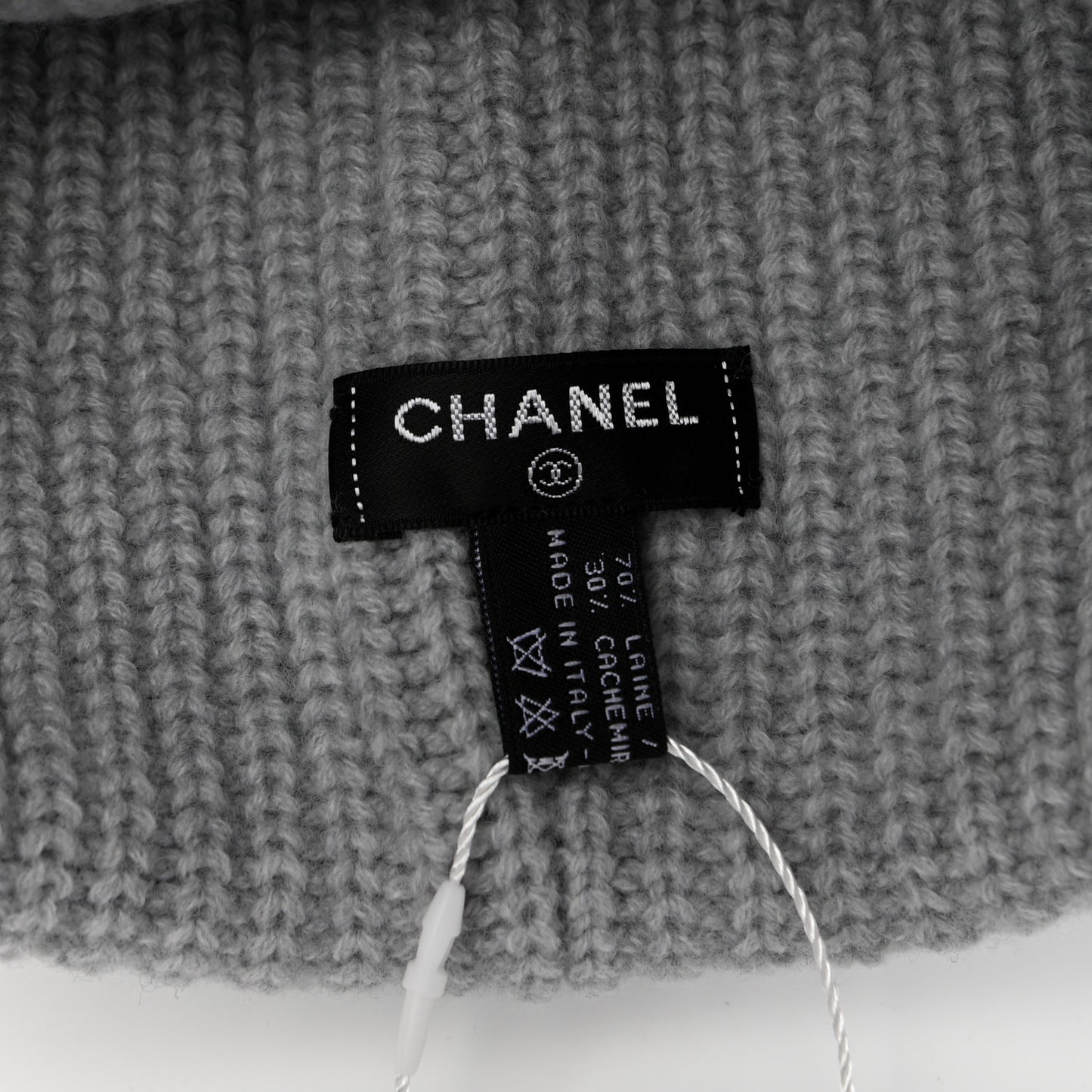 Wool Cashmere CC Beanie Hat Light Grey Fuchsia