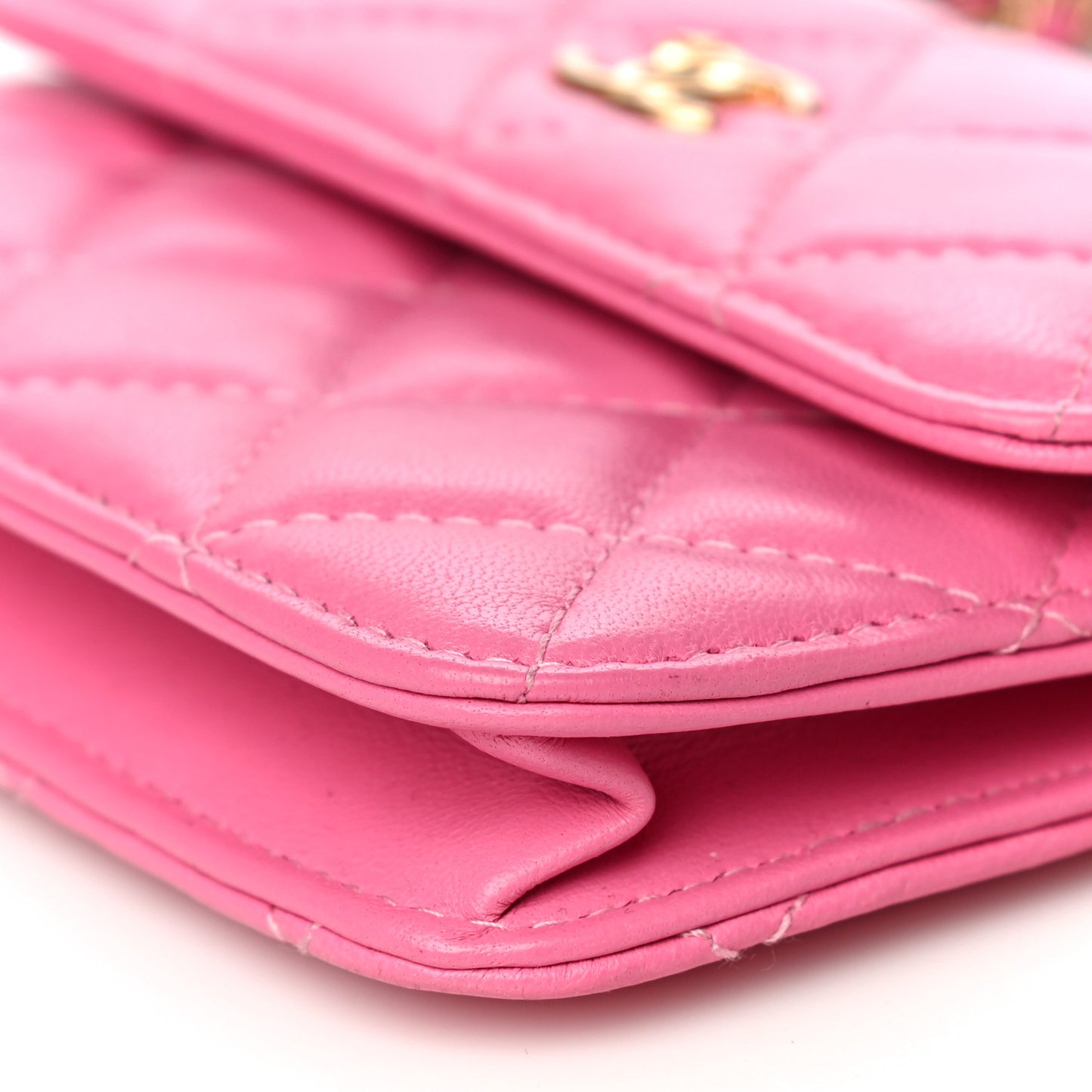 Lambskin Quilted Pearl Crush Clutch With Chain Pink